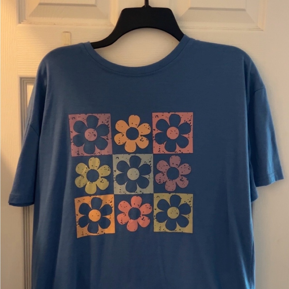 SHEIN Blue Floral Graphic Tee